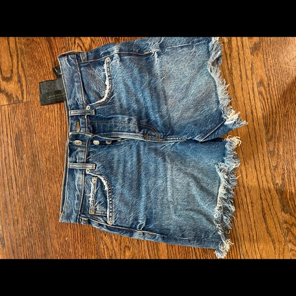 Zara shorts. Lightly used. - Picture 3 of 4